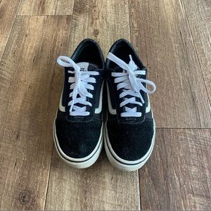 Vans black suede old Skool sneakers youth size 5